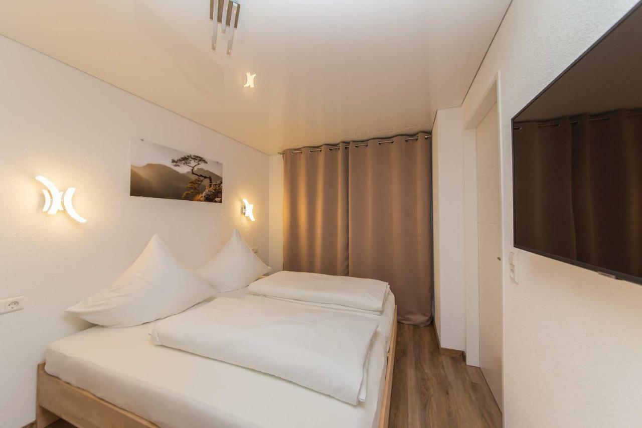 Landmann Apartment Metzingen เมทซิงเงน ภายนอก รูปภาพ