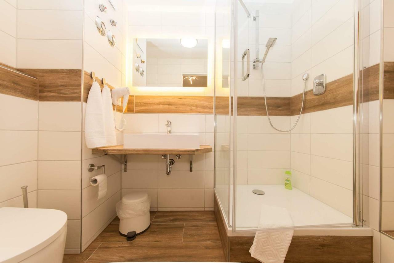 Landmann Apartment Metzingen เมทซิงเงน ภายนอก รูปภาพ